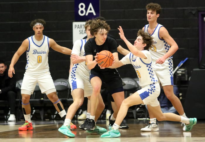 a Tualatin Barlow 6A Oregon boys basketball quarterfinal 2024 Dan Brood 21